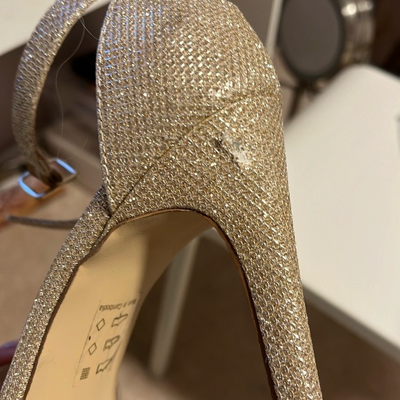COPY - Le Chateau champagne gold sparkly heels - Picture 4 of 5